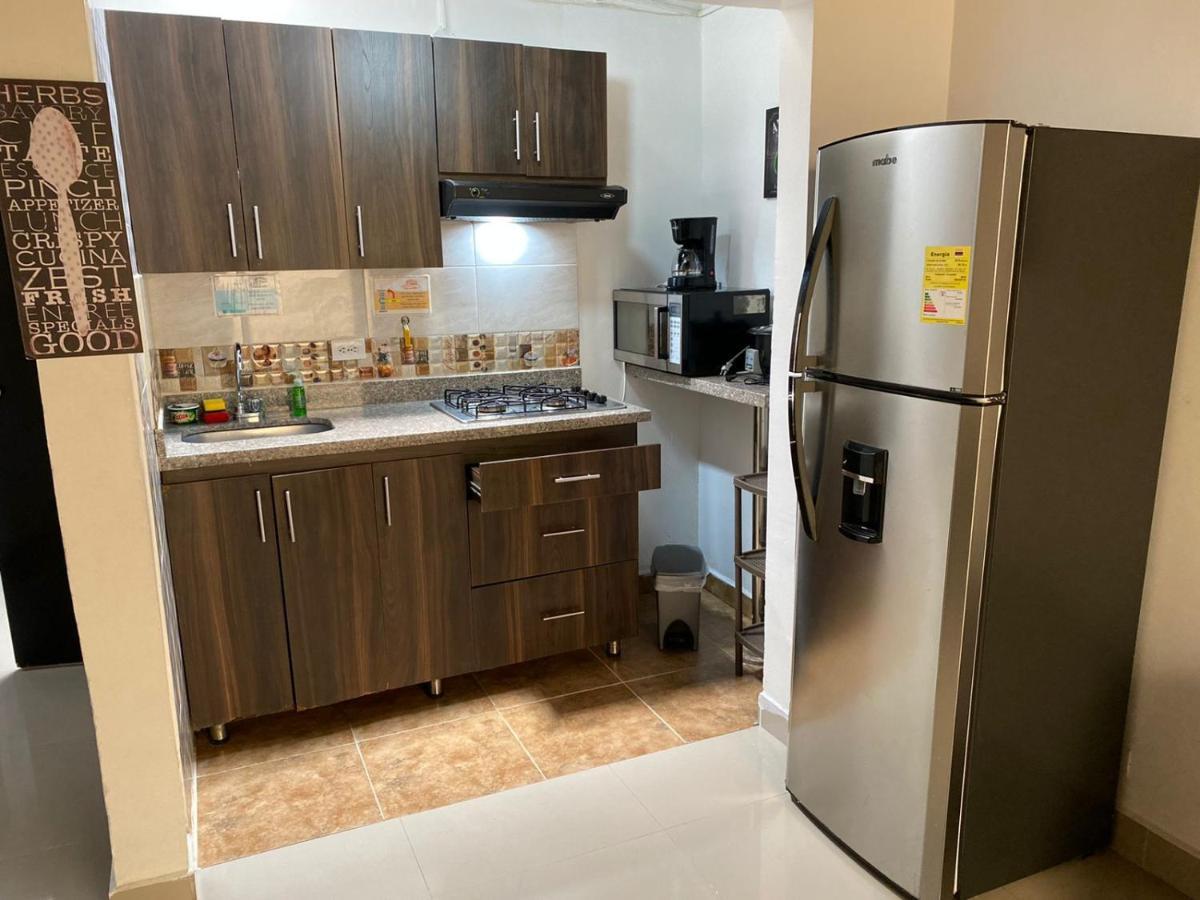 Apartamentos Excelente Ubicacion Medellín Eksteriør billede